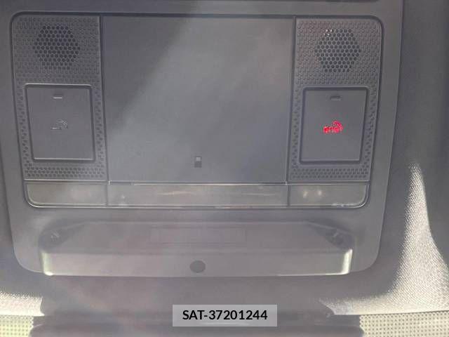 Jaguar E-PACE 2018-05 517697-10