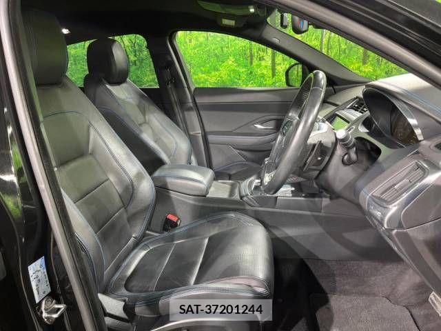 Jaguar E-PACE 2018-05 517697-16