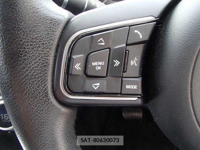 Jaguar E-PACE 2019-03 1040761-17