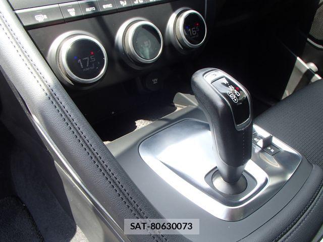 Jaguar E-PACE 2019-03 1040761-19