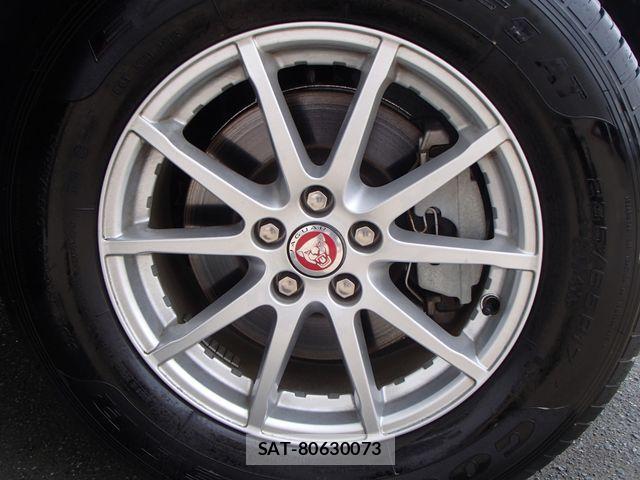 Jaguar E-PACE 2019-03 1040761-6