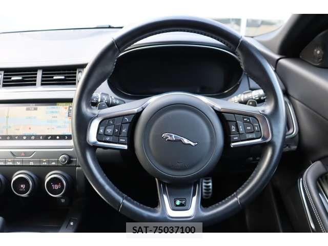 Jaguar E-PACE 2019-11 1825542-10