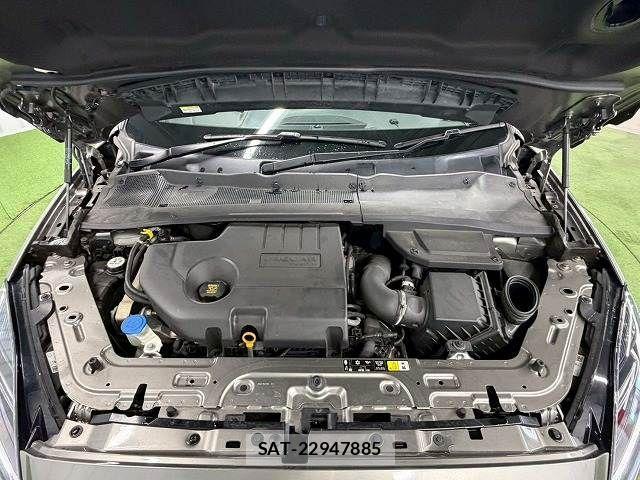Jaguar E-PACE 2019-02 4754402-11