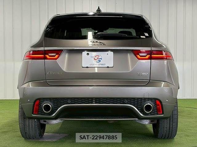 Jaguar E-PACE 2019-02 4754402-13