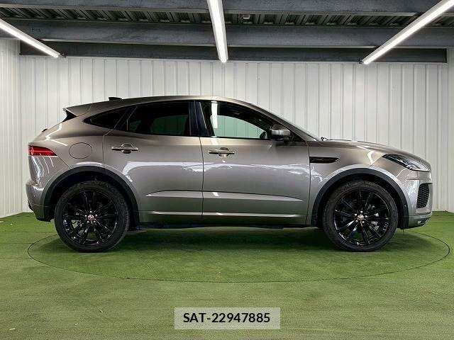 Jaguar E-PACE 2019-02 4754402-14