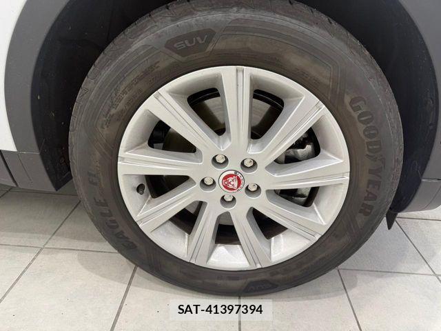 Jaguar E-PACE 2018-05 6498657-2