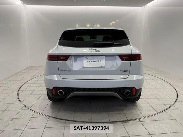 Jaguar E-PACE 2018-05 6498657-6