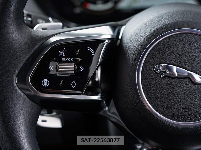 Jaguar E-PACE 2025-03 6906799-18