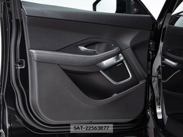 Jaguar E-PACE 2025-03 6906799-3