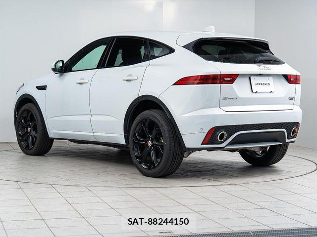Jaguar E-PACE 2019-07 7219990-12