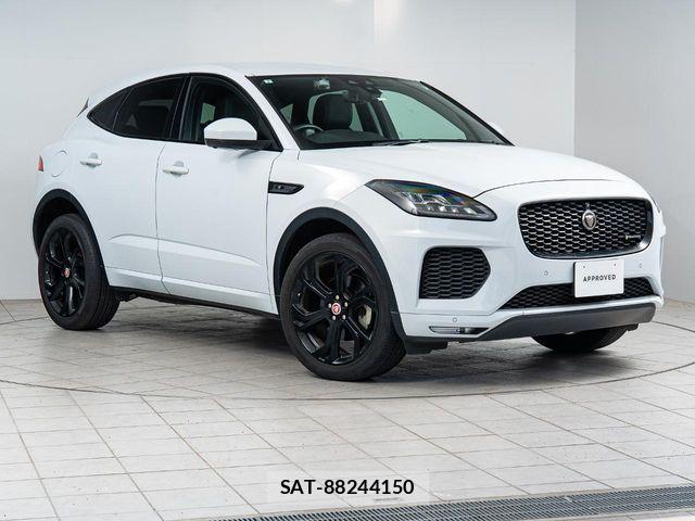 Jaguar E-PACE 2019-07 7219990-15