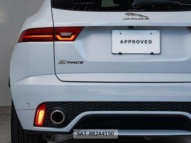 Jaguar E-PACE 2019-07 7219990-17