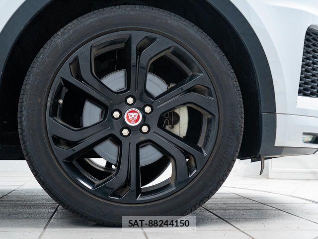 Jaguar E-PACE 2019-07 7219990-7