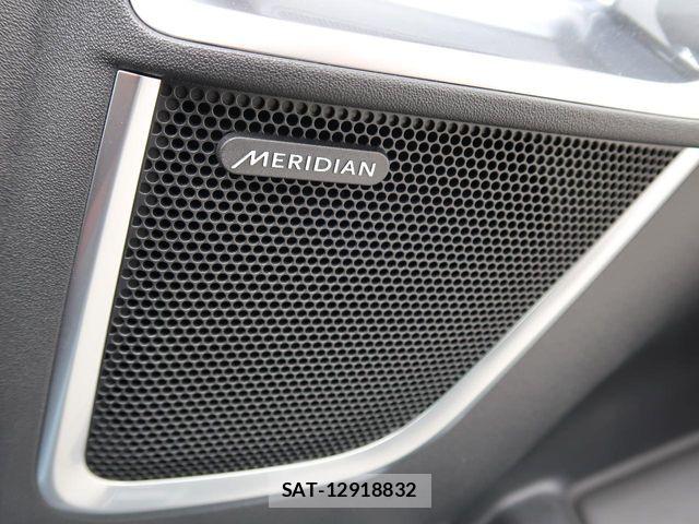 Jaguar E-PACE 2022-08 7219994-10