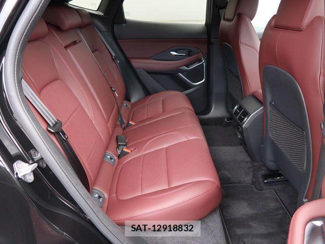 Jaguar E-PACE 2022-08 7219994-16
