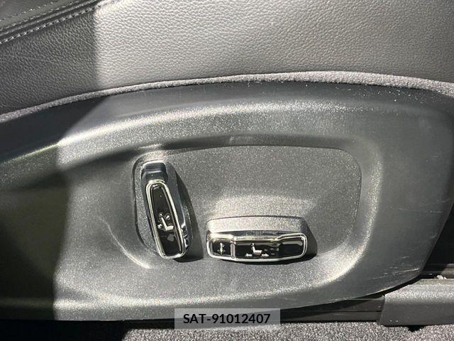 Jaguar E-PACE 2018-03 7272086-11