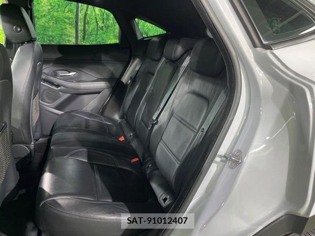 Jaguar E-PACE 2018-03 7272086-15