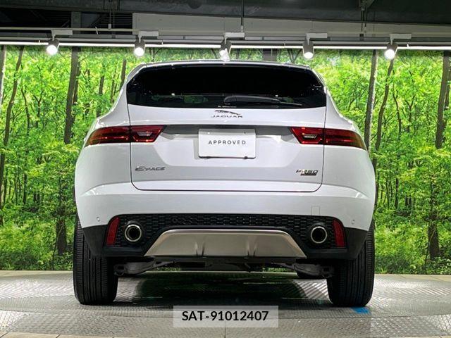 Jaguar E-PACE 2018-03 7272086-19