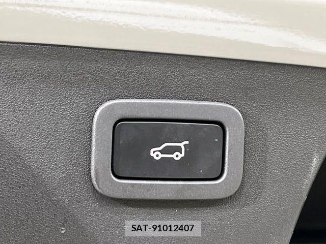 Jaguar E-PACE 2018-03 7272086-8