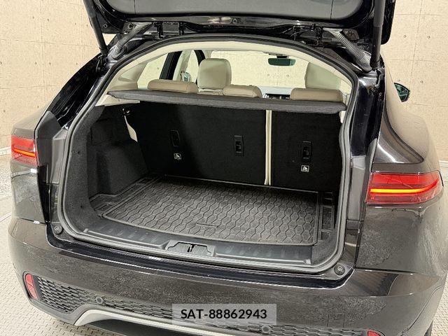 Jaguar E-PACE 2018-10 7272088-12