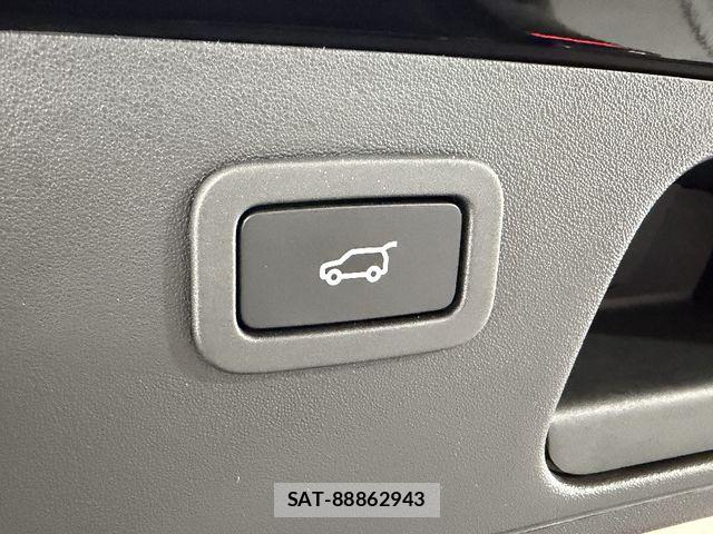 Jaguar E-PACE 2018-10 7272088-13