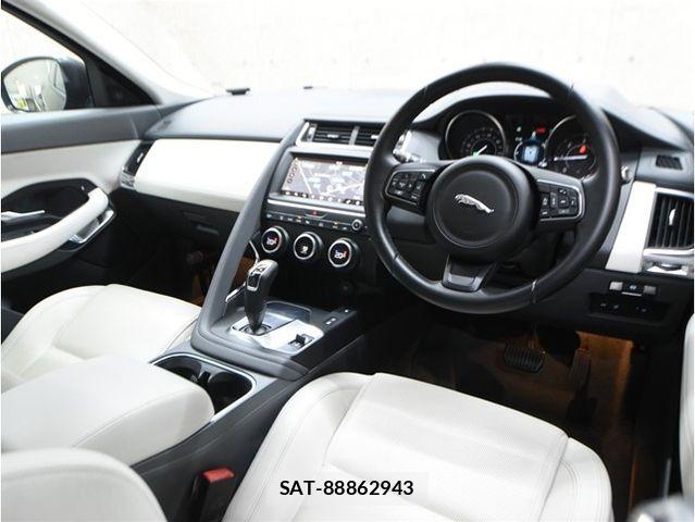 Jaguar E-PACE 2018-10 7272088-14