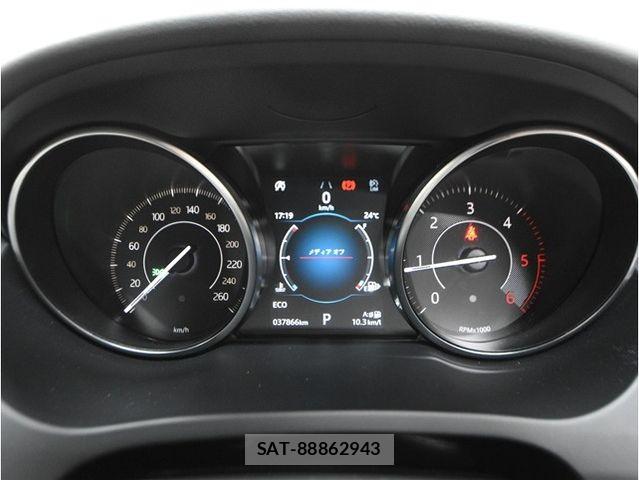 Jaguar E-PACE 2018-10 7272088-17