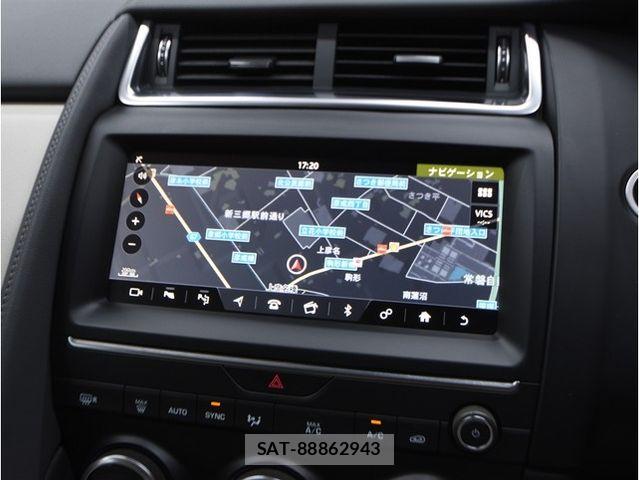 Jaguar E-PACE 2018-10 7272088-20