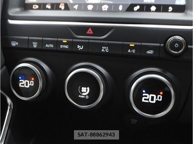 Jaguar E-PACE 2018-10 7272088-22