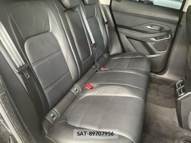Jaguar E-PACE 2019-12 7454998-14