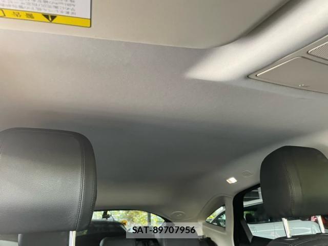 Jaguar E-PACE 2019-12 7454998-16