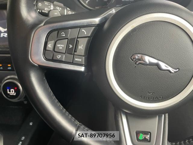 Jaguar E-PACE 2019-12 7454998-18