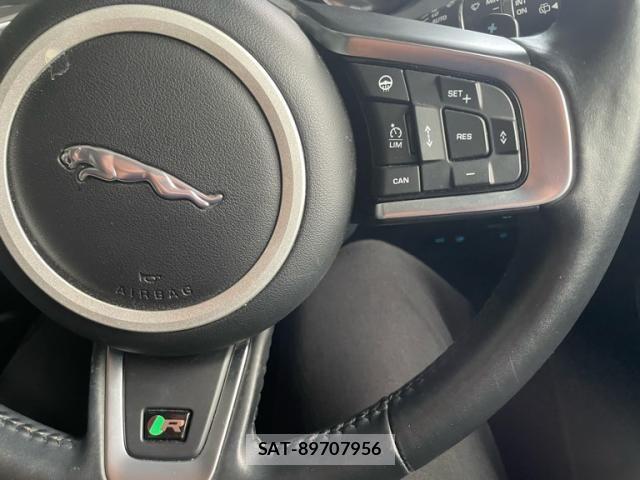 Jaguar E-PACE 2019-12 7454998-19