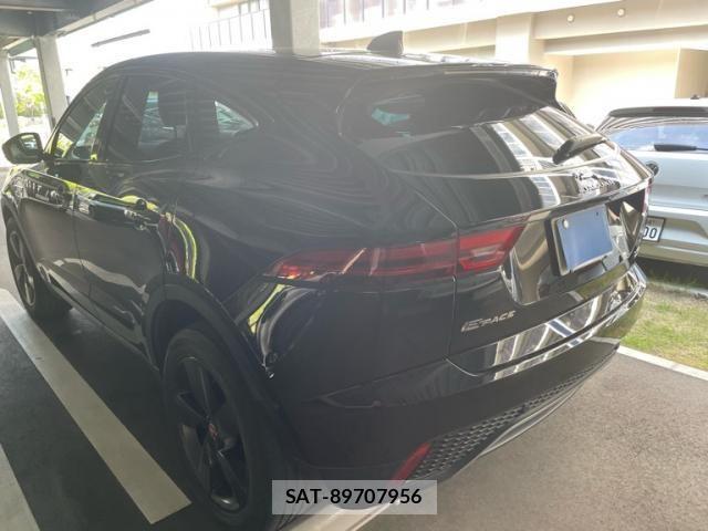 Jaguar E-PACE 2019-12 7454998-3