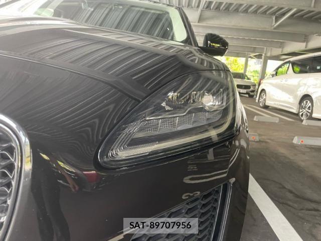 Jaguar E-PACE 2019-12 7454998-8