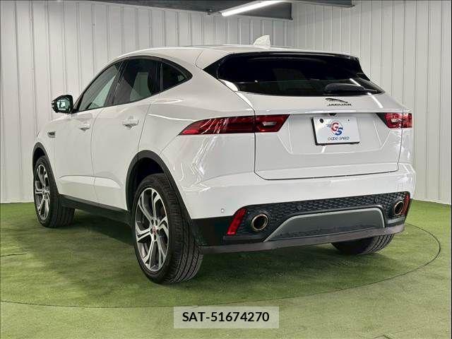 Jaguar E-PACE 2019-06 7724359-16