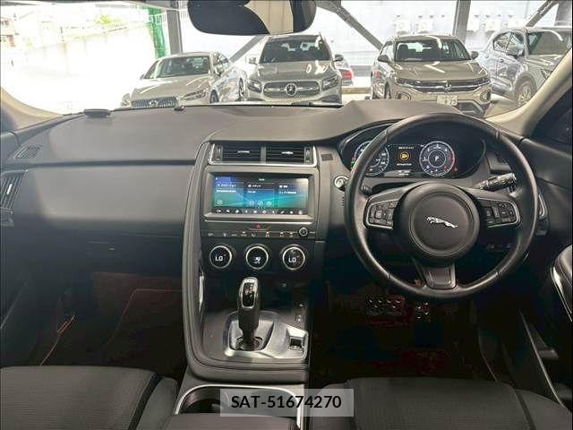 Jaguar E-PACE 2019-06 7724359-3