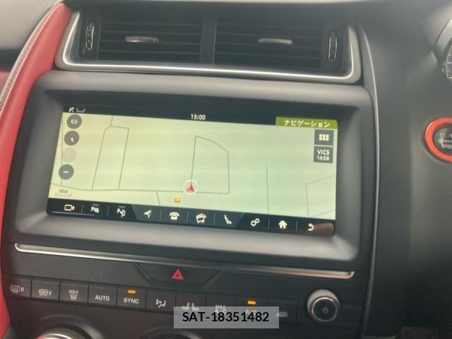 Jaguar E-PACE 2019-08 7724366-21