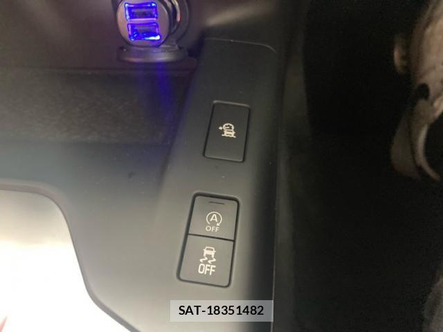 Jaguar E-PACE 2019-08 7724366-24
