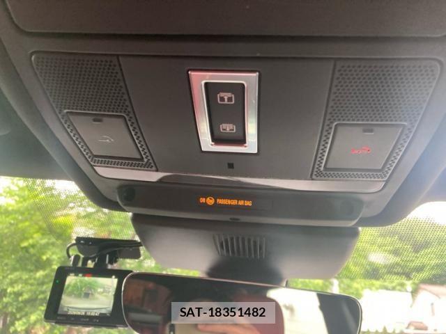 Jaguar E-PACE 2019-08 7724366-26