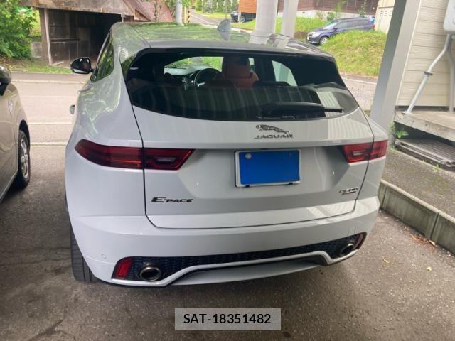 Jaguar E-PACE 2019-08 7724366-2