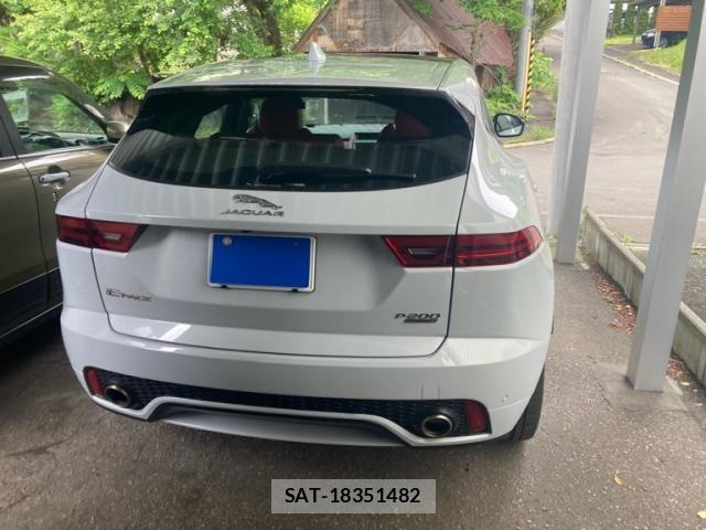 Jaguar E-PACE 2019-08 7724366-3