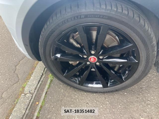 Jaguar E-PACE 2019-08 7724366-7