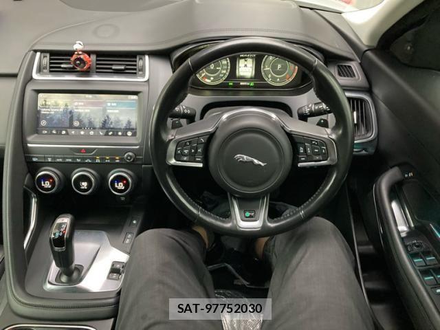 Jaguar E-PACE 2019-01 7962135-7