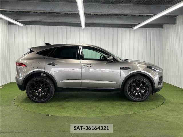 Jaguar E-PACE 2021-09 7962132-14