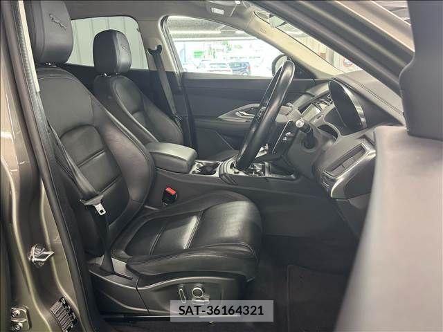 Jaguar E-PACE 2021-09 7962132-6