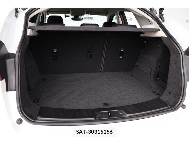 Jaguar E-PACE 2020-02 8099767-28