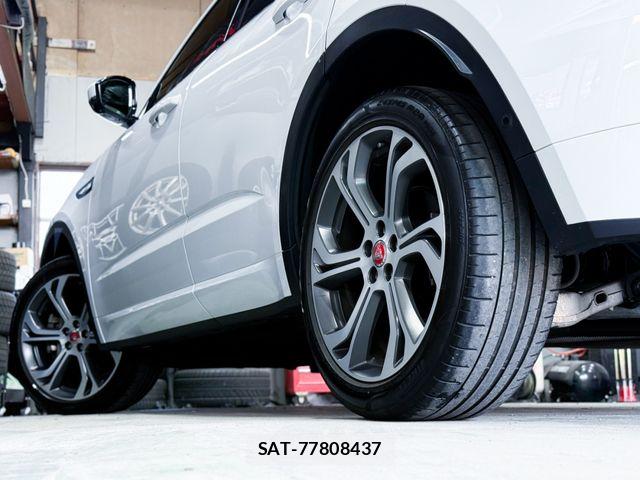 Jaguar E-PACE 2019-02 8130644-10