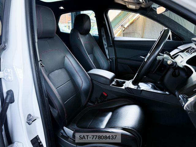 Jaguar E-PACE 2019-02 8130644-13
