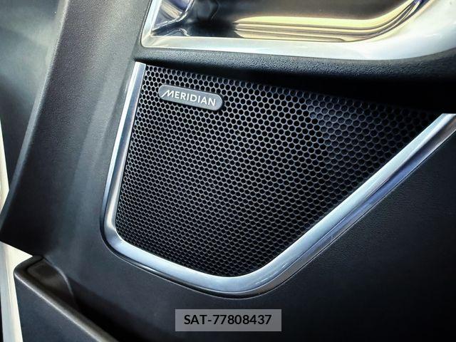 Jaguar E-PACE 2019-02 8130644-19